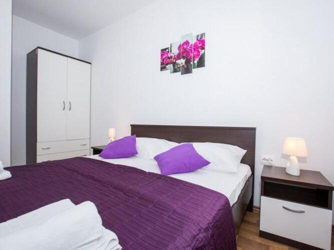 Villa Roza - One-Bedroom Apartment With Balcony 3 Adults Мокошица Экстерьер фото